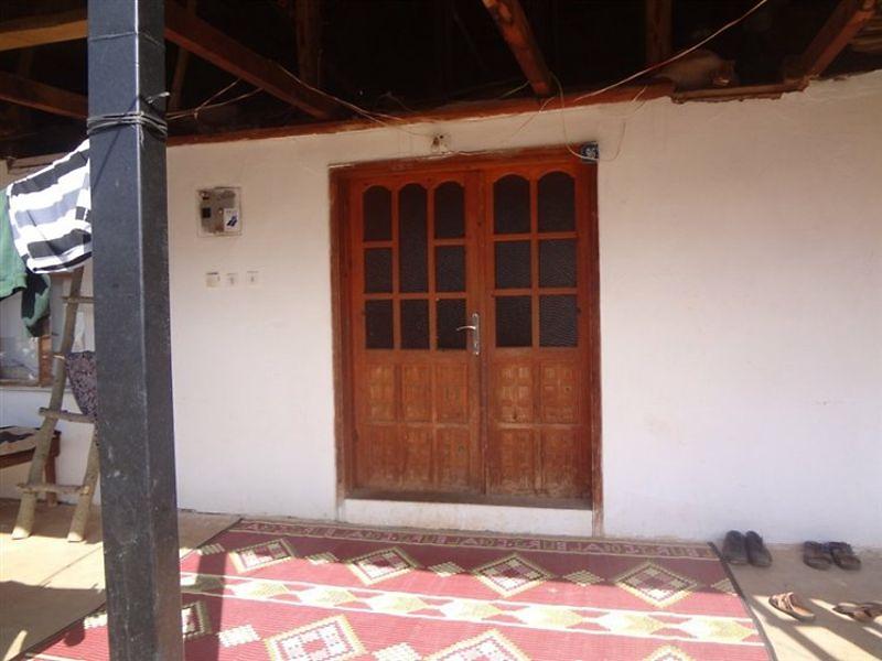 Denizli Beyağaç Uzunoluk�da 112 m2 Kargir Ev ve Tarla Denizli Beyağaç