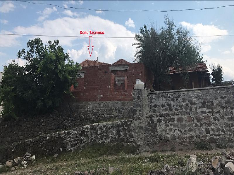 Balıkesir Altıeylül Meryemdere Köyü�nde Bahçeli Kargir Ev ve Ahır