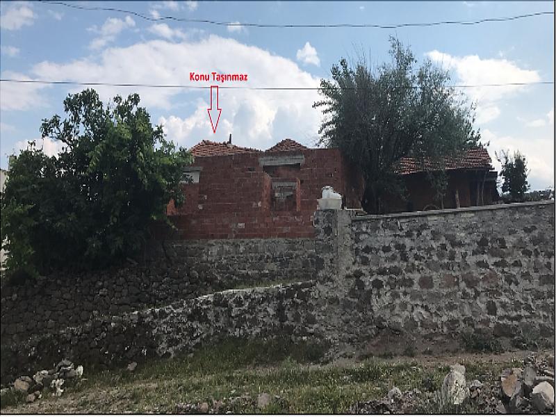 Balıkesir Altıeylül Meryemdere Köyü�nde Bahçeli Kargir Ev ve Ahır