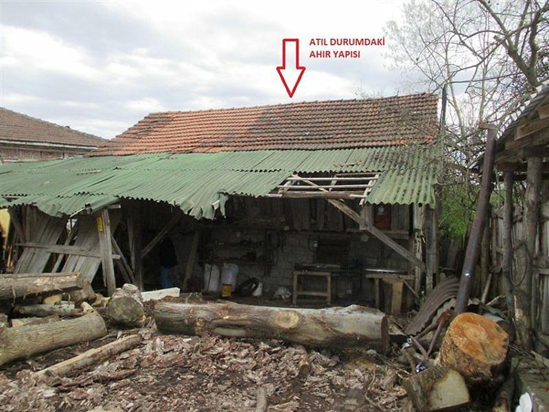 Sakarya Kocaali Gümüşoluk Mahallesinde 2 Kargir Ev ve Ahır Sakarya