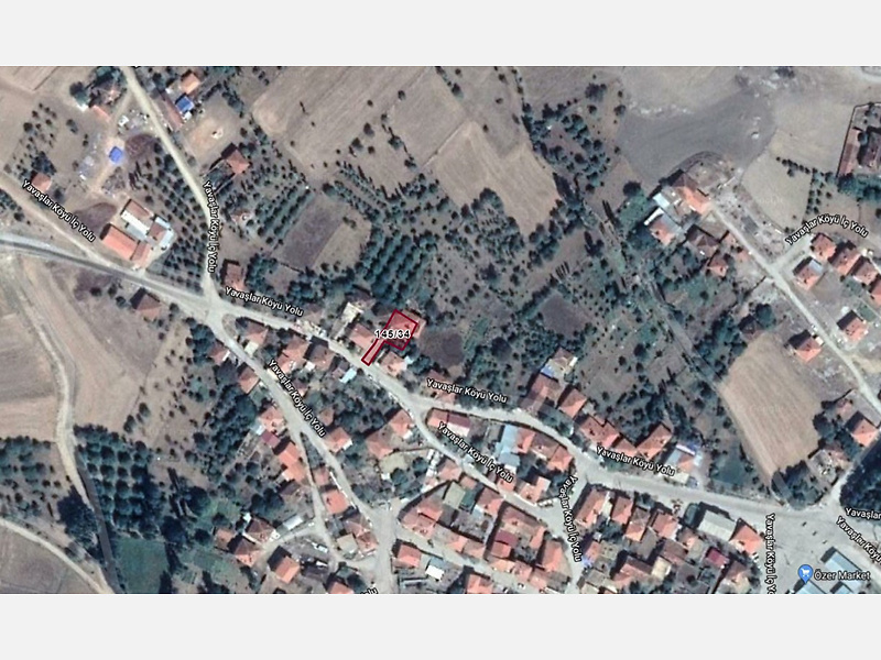 Afyonkarahisar Sandıklı Yavaşlar Köyünde 2 Katlı Ahşap Ev