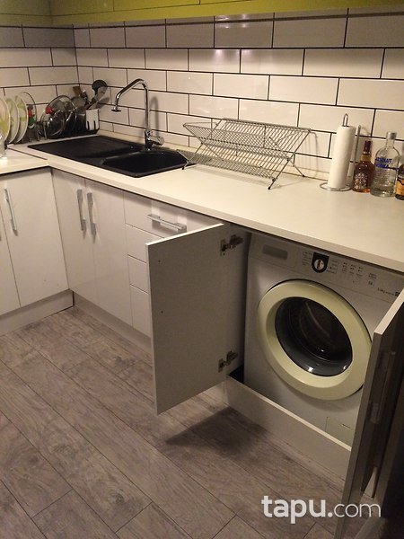 Ataköy'de Yatırımlık Balkonlu 1+1 Daire