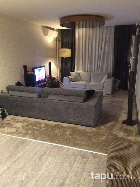 Ataköy'de Yatırımlık Balkonlu 1+1 Daire