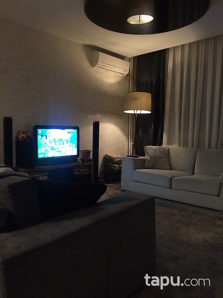 Ataköy'de Yatırımlık Balkonlu 1+1 Daire