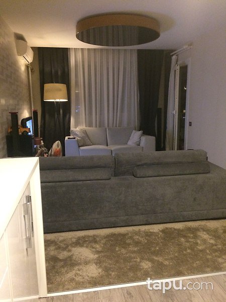 Ataköy'de Yatırımlık Balkonlu 1+1 Daire