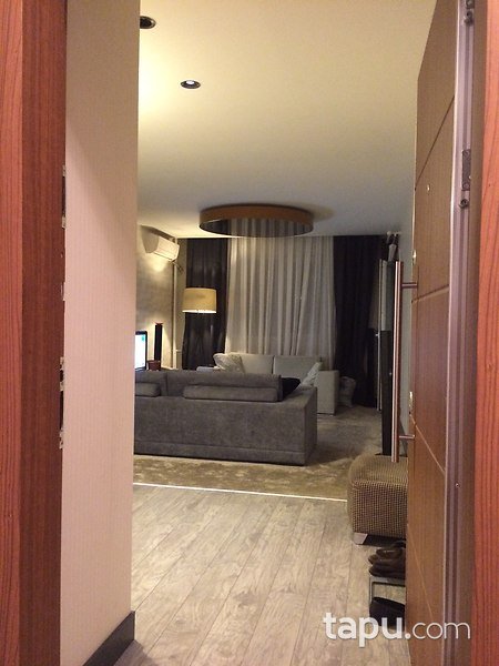 Ataköy'de Yatırımlık Balkonlu 1+1 Daire