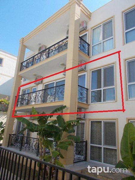 Muğla Güllük'te Havuzlu Sitede 2+1 Daire