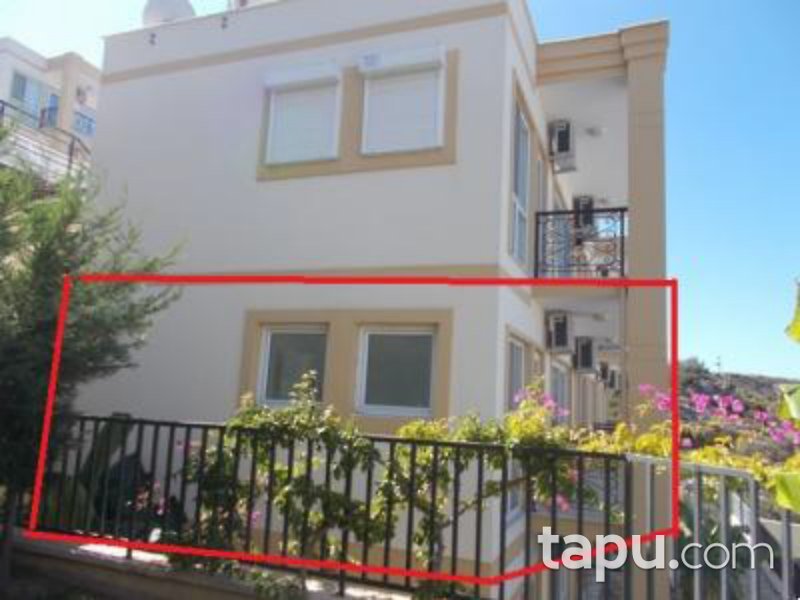 Muğla Güllük'te Havuzlu Sitede 2+1 Daire