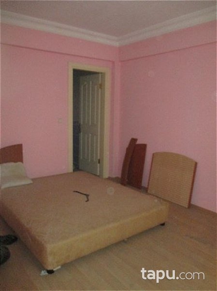 İstanbul Esenyurt'da 5+1 Çatı Arası Piyesli