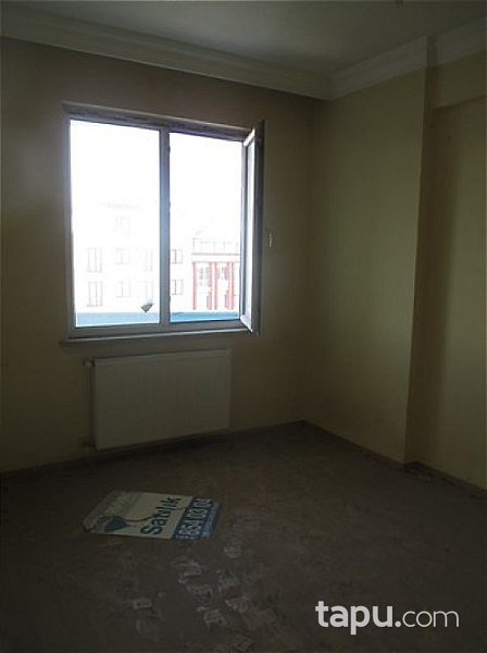 İstanbul Esenyurt'da 5+1 Çatı Arası Piyesli