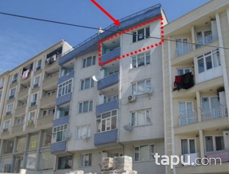 İstanbul Esenyurt'da 5+1 Çatı Arası Piyesli