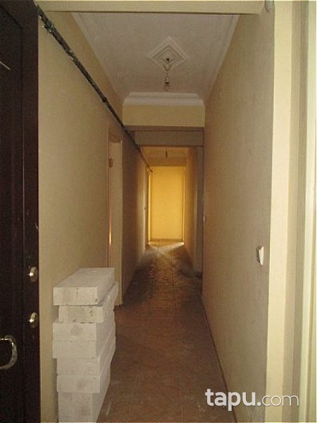 İstanbul Esenyurt'da 5+1 Çatı Arası Piyesli