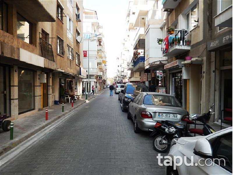 İzmir Karşıyaka'da Dükkan