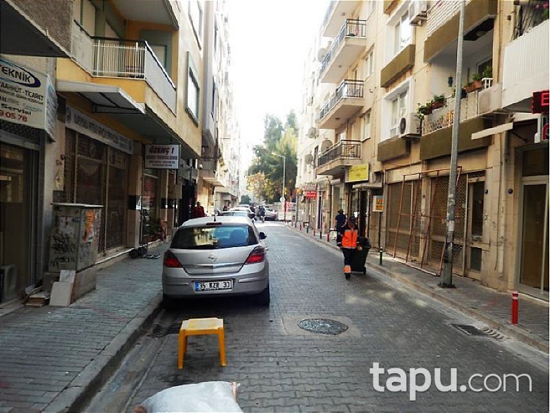 İzmir Karşıyaka'da Dükkan