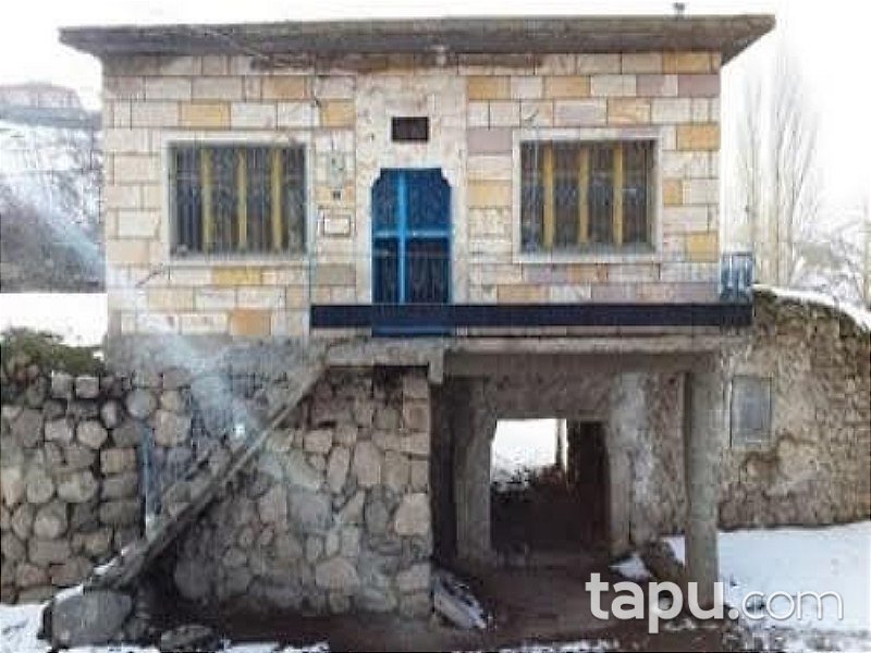 Nevşehir Acıgöl'de Kargir ev ve Arsası