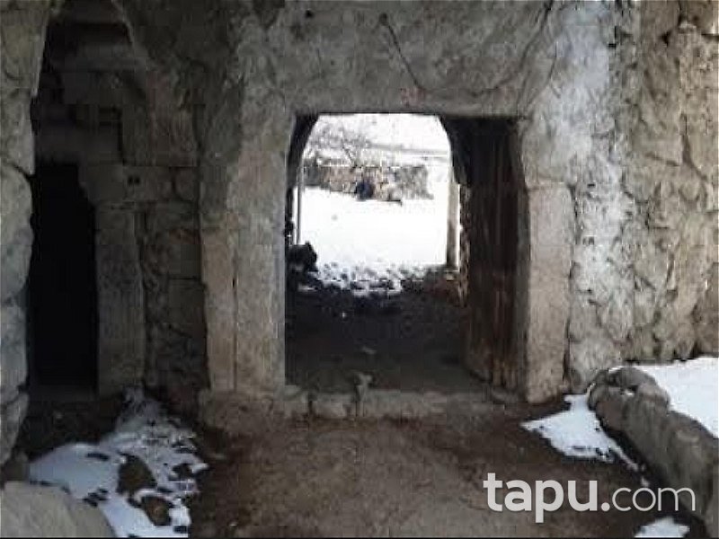 Nevşehir Acıgöl'de Kargir ev ve Arsası