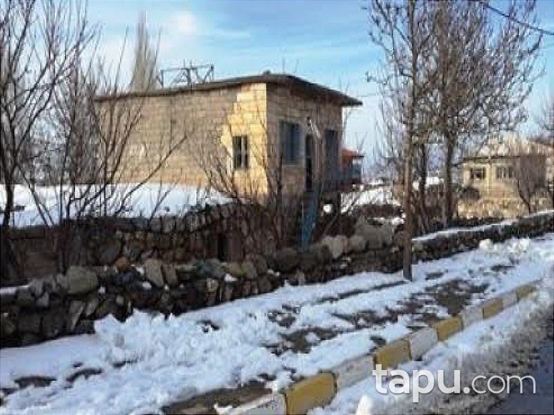 Nevşehir Acıgöl'de Kargir ev ve Arsası