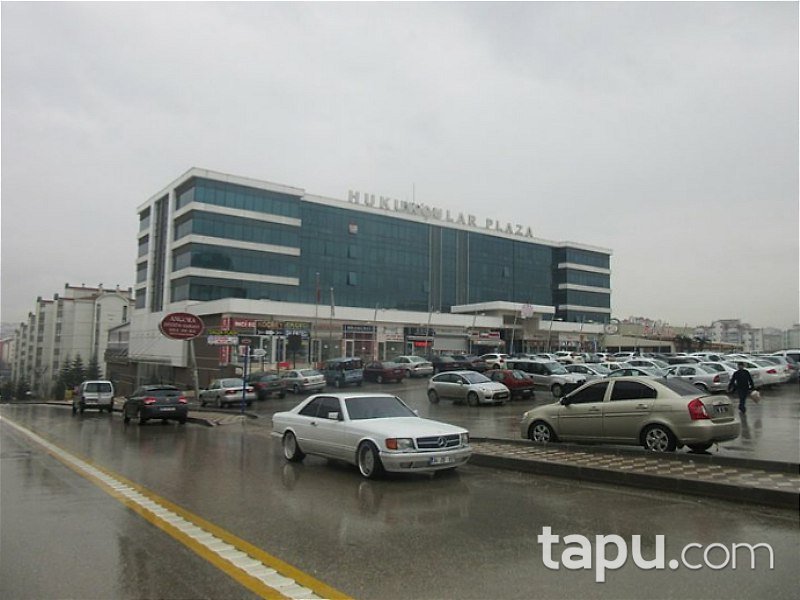 Ankara Etimesgut Hukukçular Plaza'da 35 m2 Dükkan