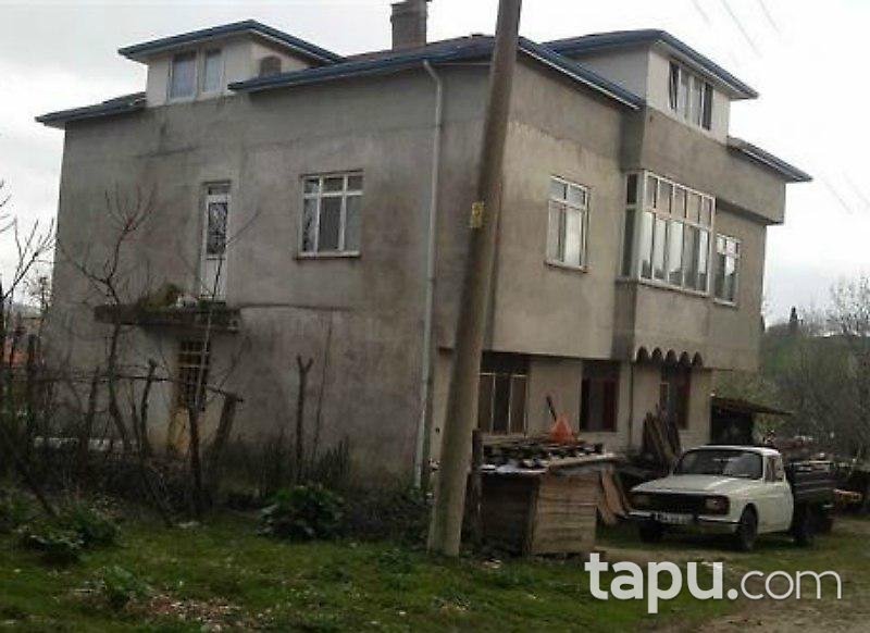 Sakarya Kaynarca'da 288 m2 Arsada 2 katlı 218 m2 Bina