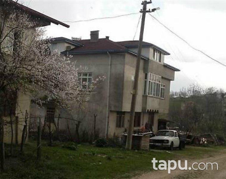 Sakarya Kaynarca'da 288 m2 Arsada 2 katlı 218 m2 Bina