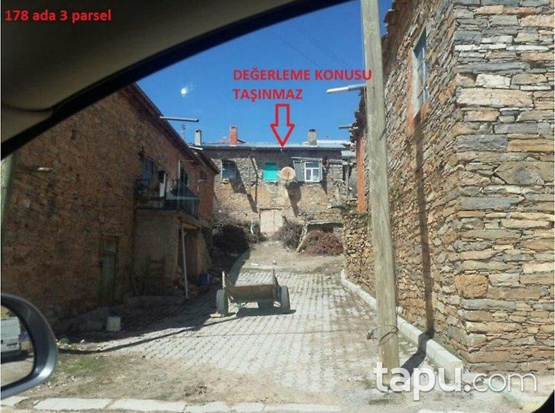 Konya Hüyük'te Tahliye Edilmemiş 2 Kerpiç Ev