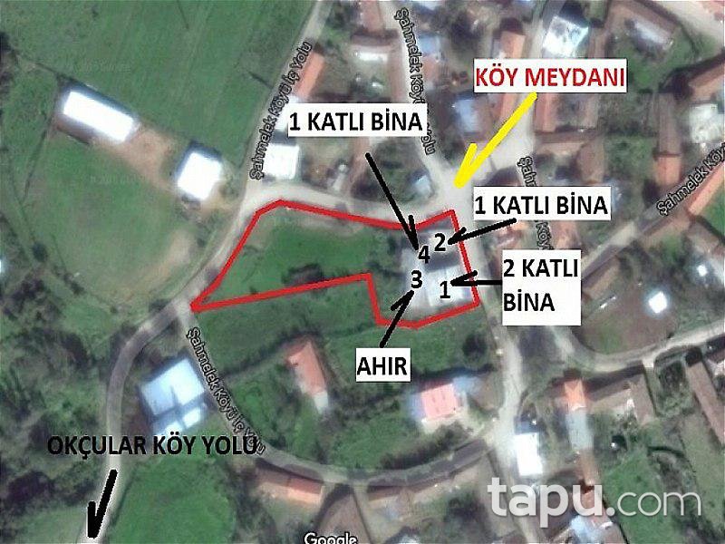 Karacabey'de Tahliye Edilmemiş Bahçeli Ahşap Ev ve Kahvehane
