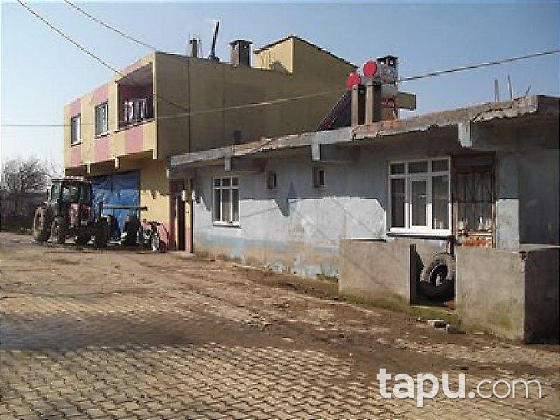 Karacabey'de Tahliye Edilmemiş Bahçeli Ahşap Ev ve Kahvehane