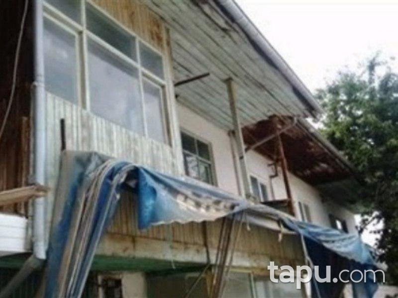 Burdur Altınyayla'da 2 Katlı Kargir Ev