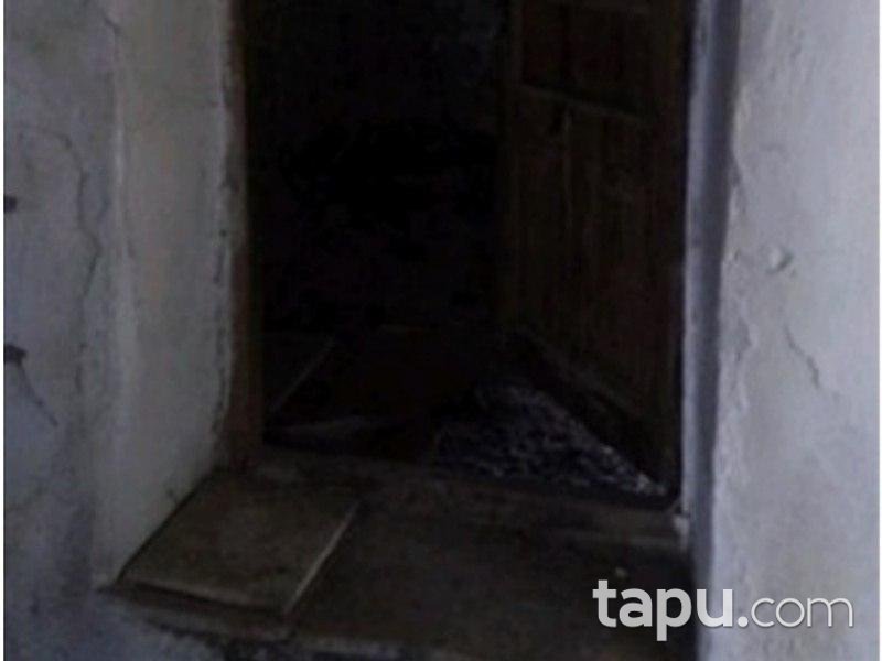 Burdur Altınyayla'da 2 Katlı Kargir Ev