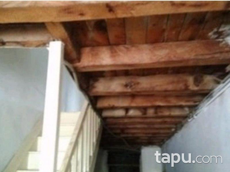 Burdur Altınyayla'da 2 Katlı Kargir Ev