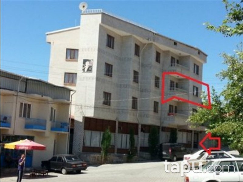 Uşak Karahallı'da 100 m2 3+1 Daire