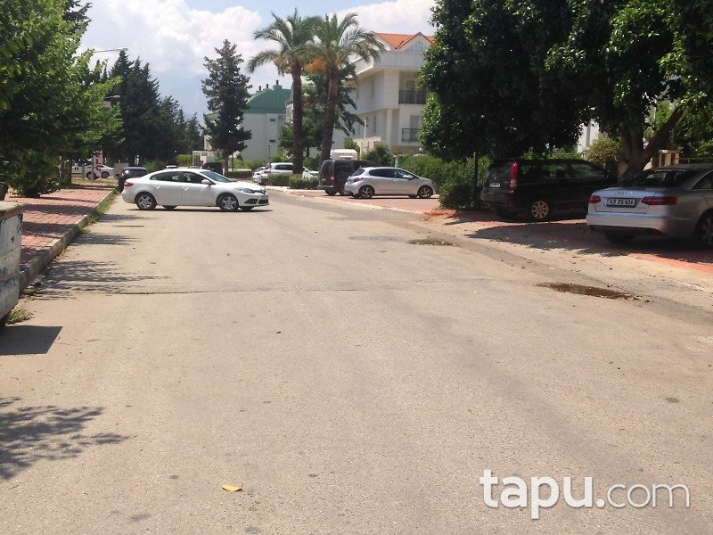 Antalya Konyaaltı 683 m2 İmarlı Arsa