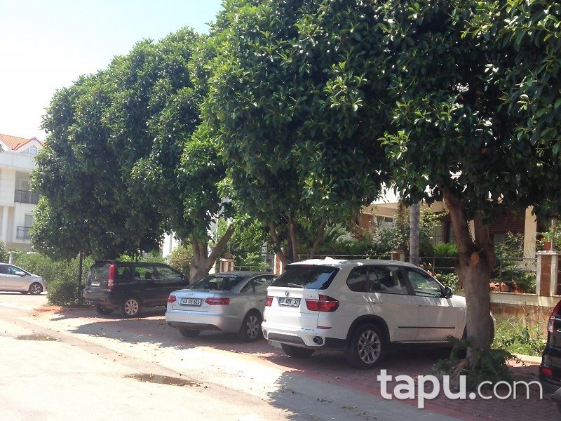 Antalya Konyaaltı 683 m2 İmarlı Arsa