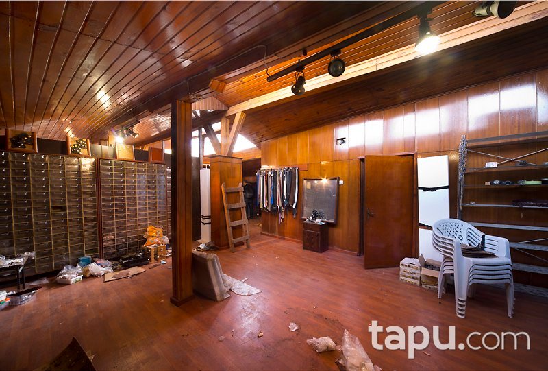 Tarlabaşı'nda Köşe Parsel Bina