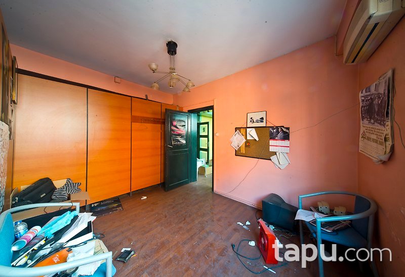 Tarlabaşı'nda Köşe Parsel Bina