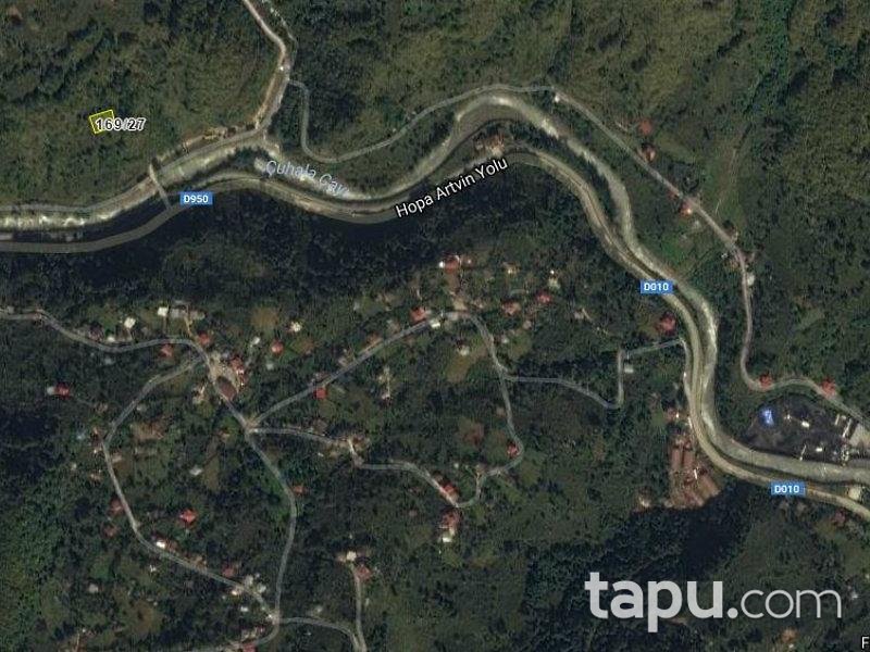 Artvin Borçka'da 4987 m2 3 adet Fındık Bahçesi