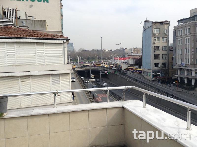 Tarlabaşı Bulvarı'nda Taksim Meydan'a Yakın 250 m2 Komple Bina