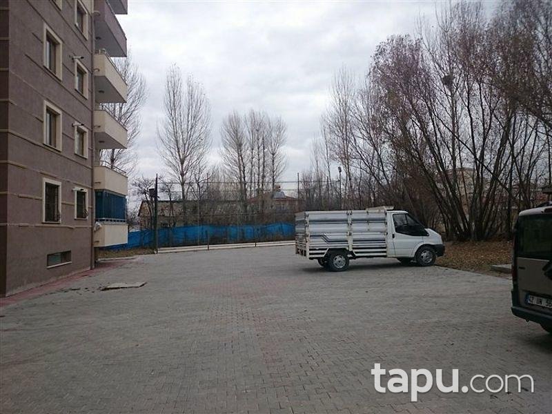 Van İpekyolu Hatuniye Mahallesinde 3+1 151 m2 Daire