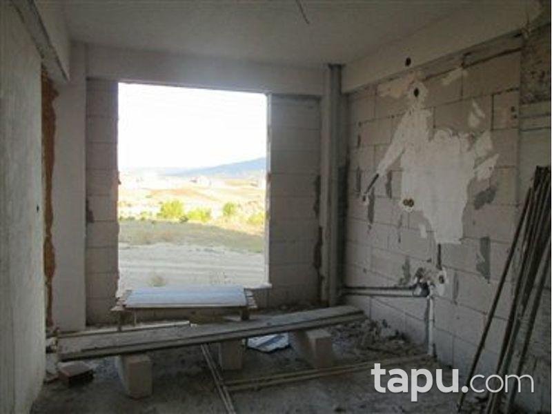 Karabük Merkez 5000 Evler'de 3+1 133 m2 Natamam Daire