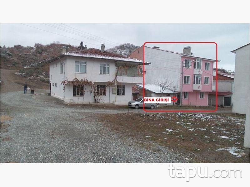 Kastamonu Tosya İbniselim'de 3 katlı 3 Daireli Bina