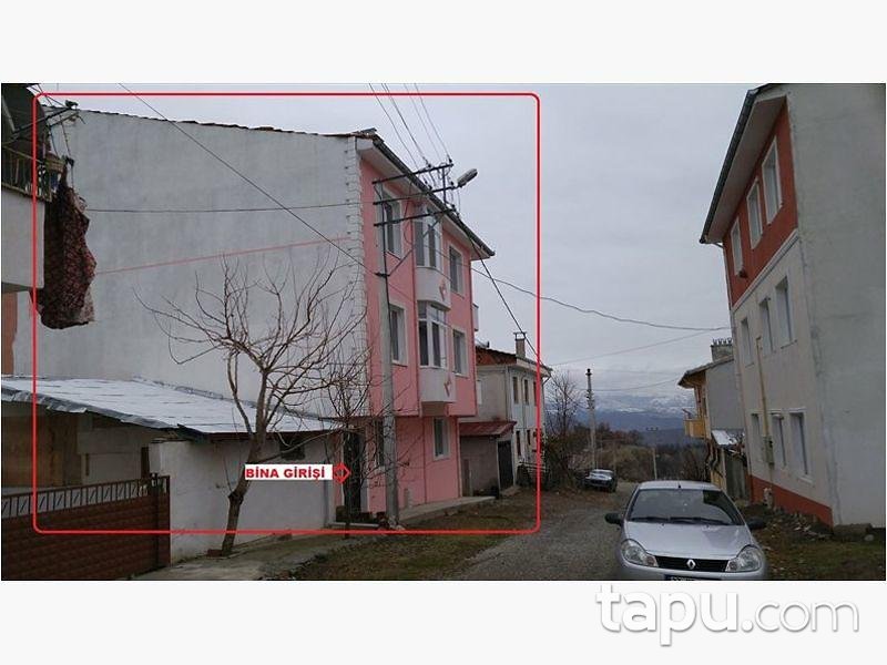 Kastamonu Tosya İbniselim'de 3 katlı 3 Daireli Bina