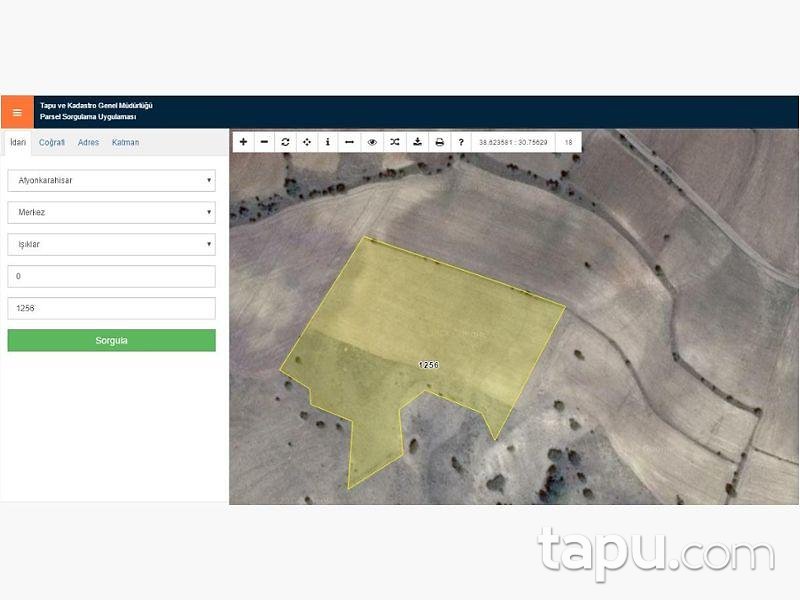 Afyonkarahisar Merkez Işıklar Köyünde 18.400 m² Tarla