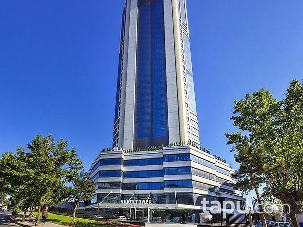 Mecidiyeköy Nurol Tower'da Brüt 92 m2 Ofis