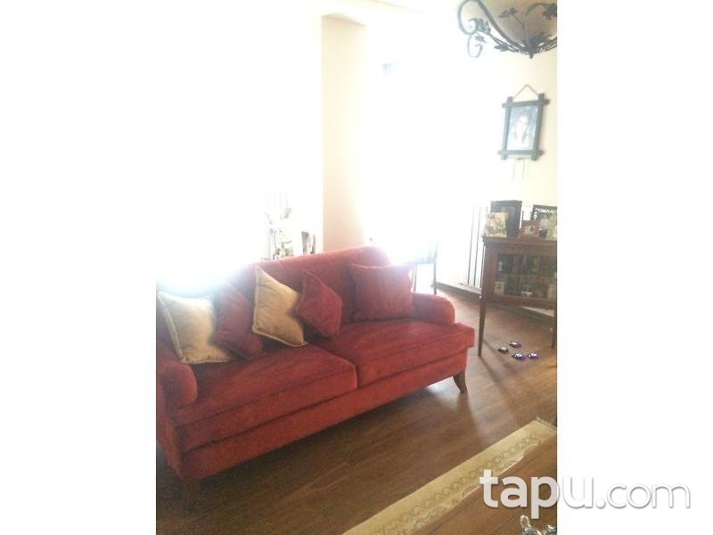 Koşuyolu'nda 5+1 Bahçeli Villa