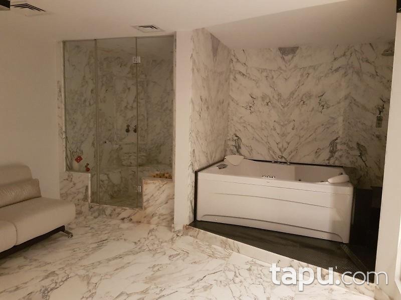 Koşuyolu'nda 5+1 Bahçeli Villa