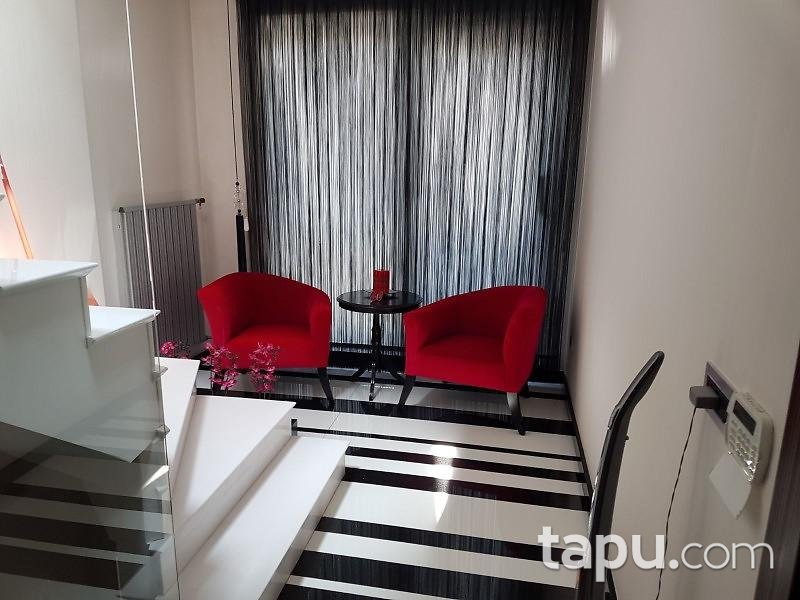 Koşuyolu'nda 5+1 Bahçeli Villa