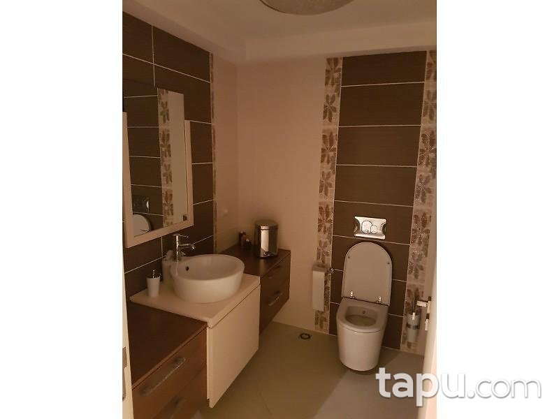 Koşuyolu'nda 5+1 Bahçeli Villa