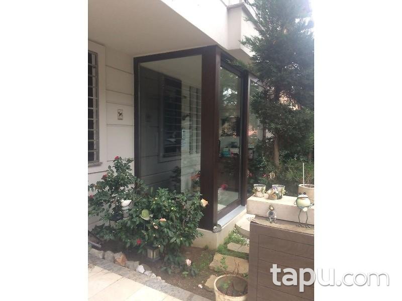 Koşuyolu'nda 5+1 Bahçeli Villa