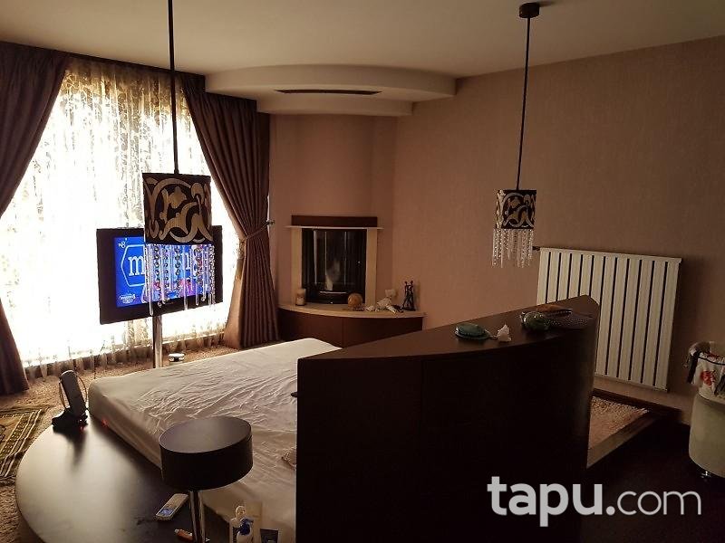 Koşuyolu'nda 5+1 Bahçeli Villa