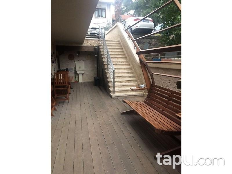 Koşuyolu'nda 5+1 Bahçeli Villa